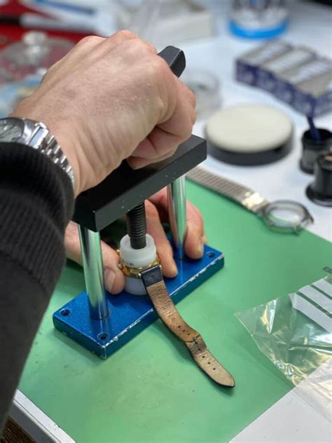 watch repairs nottingham|watch repairs lincoln.